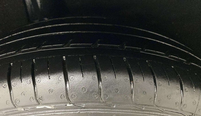 2016 Maruti Baleno DELTA DIESEL 1.3, Diesel, Manual, 86,183 km, Right Rear Tyre Tread
