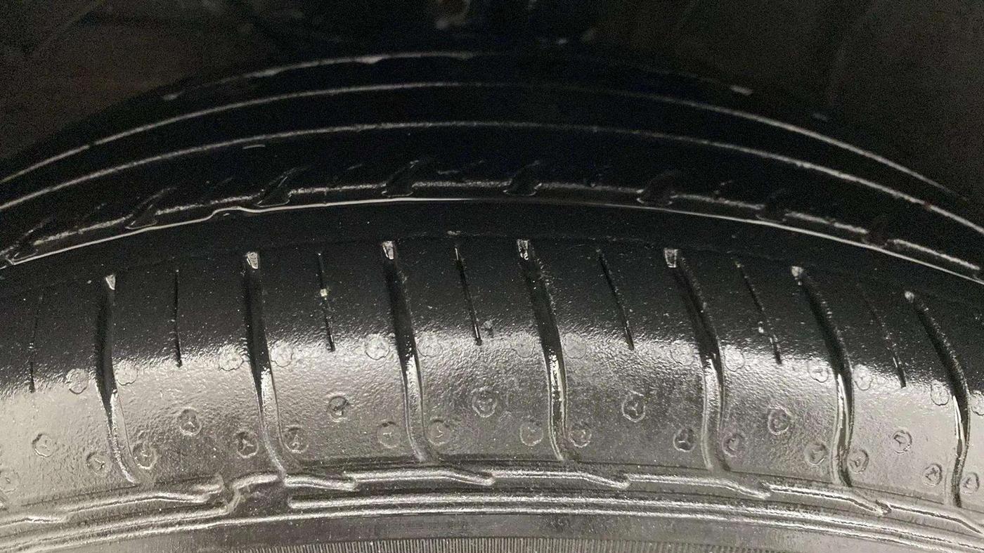 2016 Maruti Baleno DELTA DIESEL 1.3, Diesel, Manual, 86,230 km, Left Front Tyre Tread