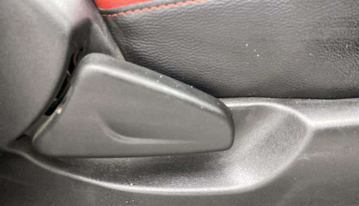 2021 Datsun Redi Go T, Petrol, Manual, 32,358 km, Driver Side Adjustment Panel