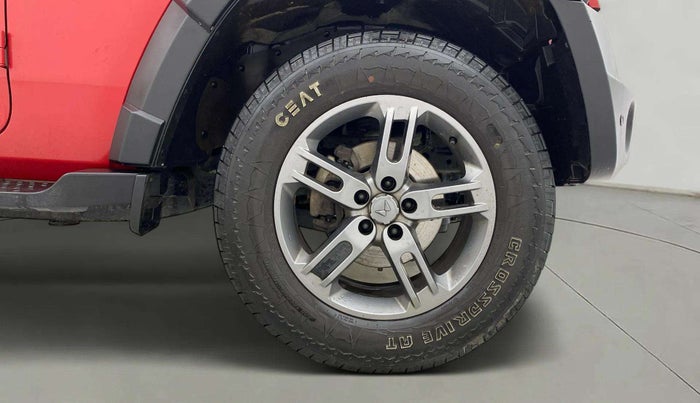 2023 Mahindra Thar LX D 4WD AT CONVERTIBLE, Diesel, Automatic, 14,687 km, Right Front Wheel