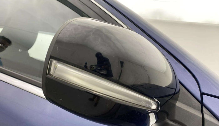 2020 Maruti XL6 ZETA MT, Petrol, Manual, 71,167 km, Right rear-view mirror - Minor folding noise
