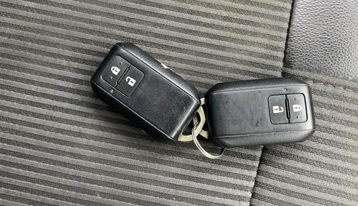 2020 Maruti XL6 ZETA MT, Petrol, Manual, 71,167 km, Key Close Up