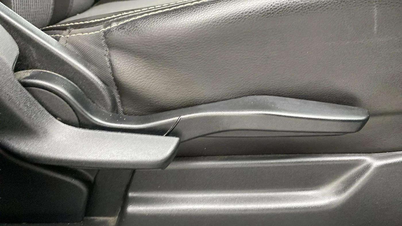 2020 Maruti XL6 ZETA MT, Petrol, Manual, 71,167 km, Driver Side Adjustment Panel
