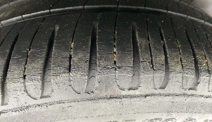 2020 Maruti XL6 ZETA MT, Petrol, Manual, 71,167 km, Right Rear Tyre Tread