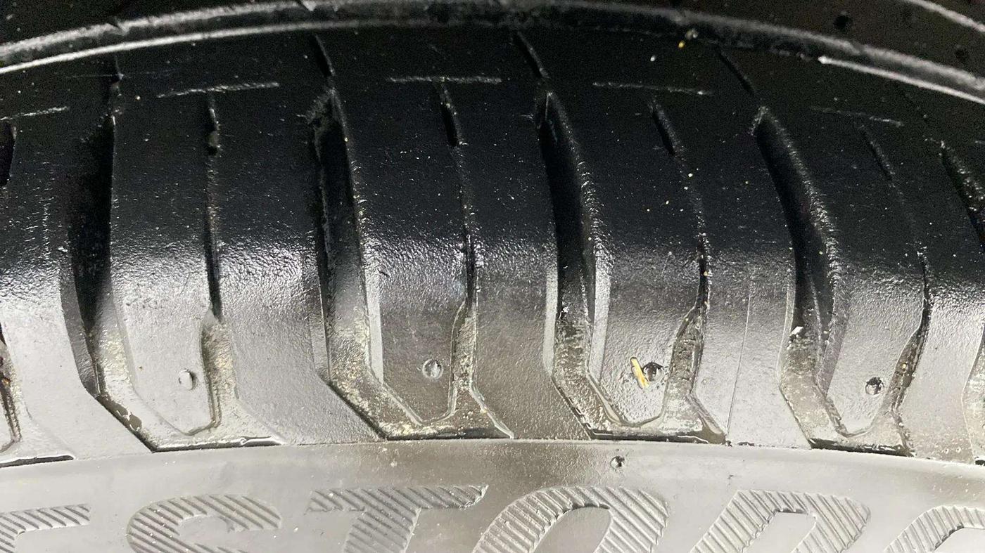 2020 Maruti XL6 ZETA MT, Petrol, Manual, 71,167 km, Right Front Tyre Tread