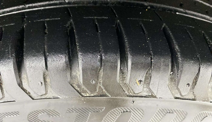 2020 Maruti XL6 ZETA MT, Petrol, Manual, 71,167 km, Right Front Tyre Tread