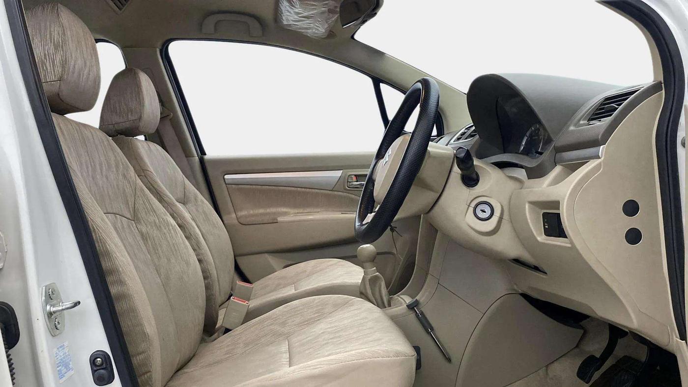 2015 Maruti Ertiga VXI, Petrol, Manual, 33,036 km, Right Side Front Door Cabin