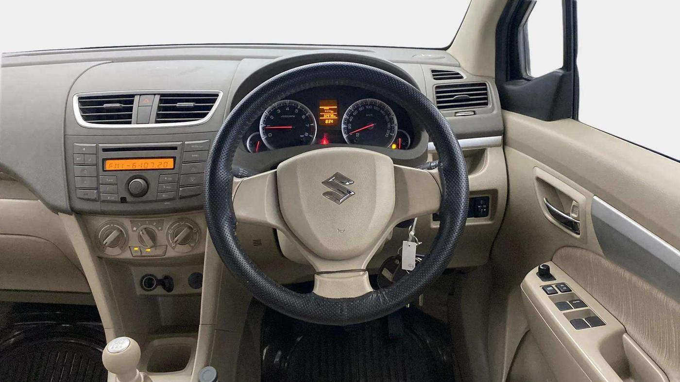 2015 Maruti Ertiga VXI, Petrol, Manual, 33,036 km, Steering Wheel Close Up