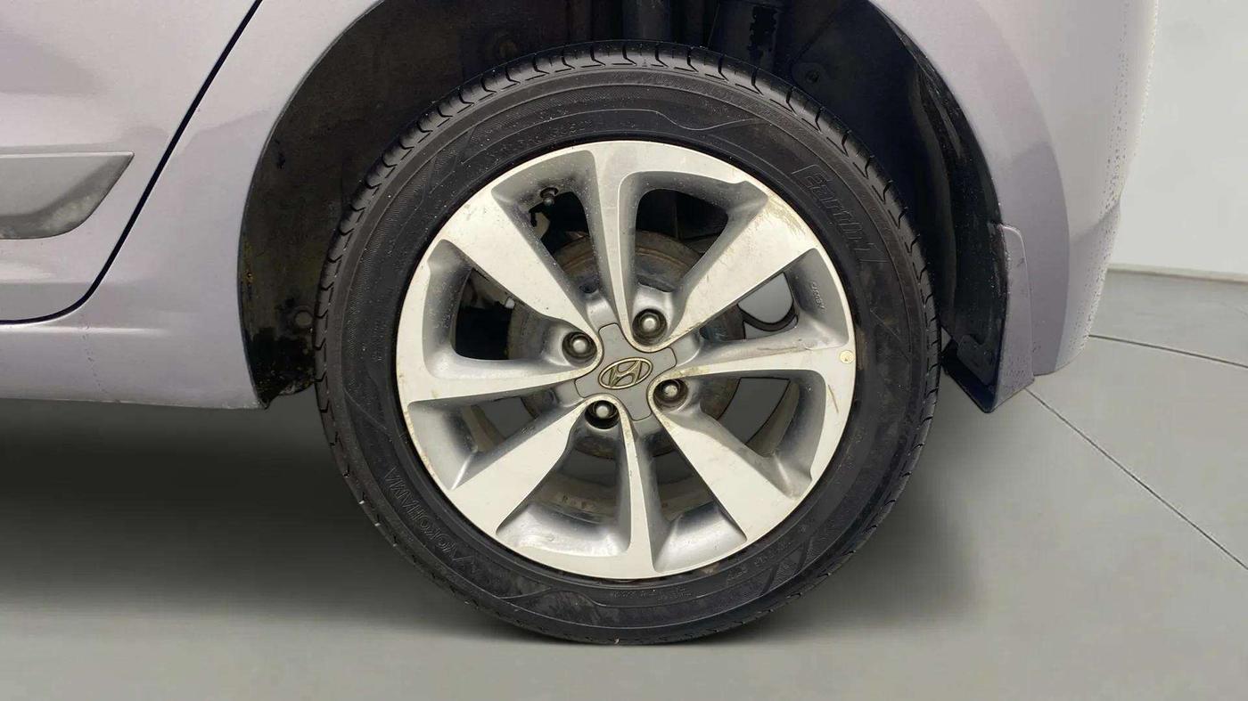 2016 Hyundai Elite i20 ASTA 1.2 (O), Petrol, Manual, 26,597 km, Left Rear Wheel