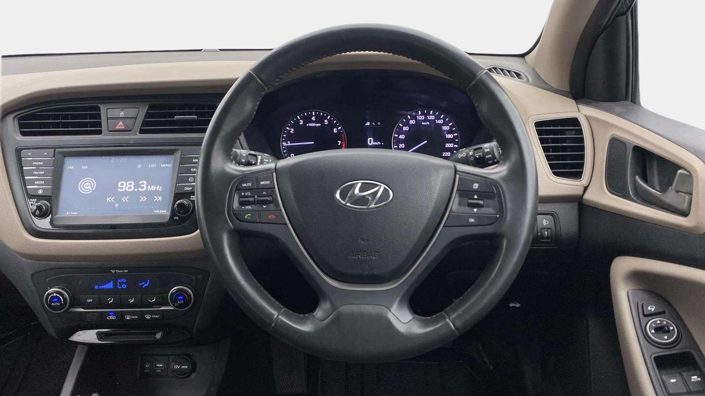 2016 Hyundai Elite i20 ASTA 1.2 (O), Petrol, Manual, 26,597 km, Steering Wheel Close Up
