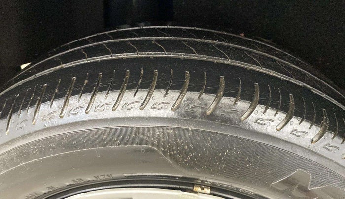 2021 Maruti Baleno DELTA PETROL 1.2, Petrol, Manual, 62,280 km, Left Front Tyre Tread