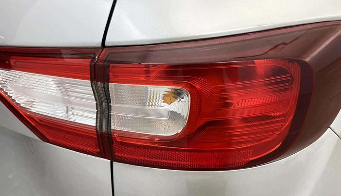 2019 Renault TRIBER RXZ, Petrol, Manual, 38,940 km, Right tail light - Minor scratches