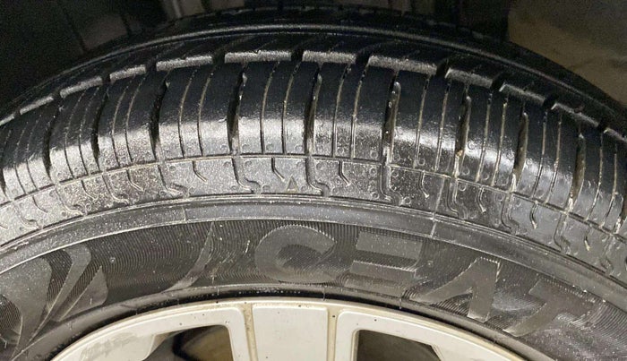 2019 Renault TRIBER RXZ, Petrol, Manual, 38,940 km, Left Rear Tyre Tread