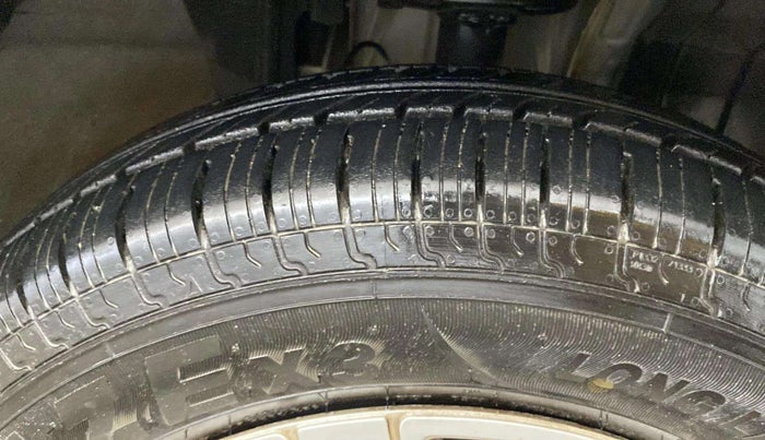 2019 Renault TRIBER RXZ, Petrol, Manual, 38,940 km, Right Front Tyre Tread