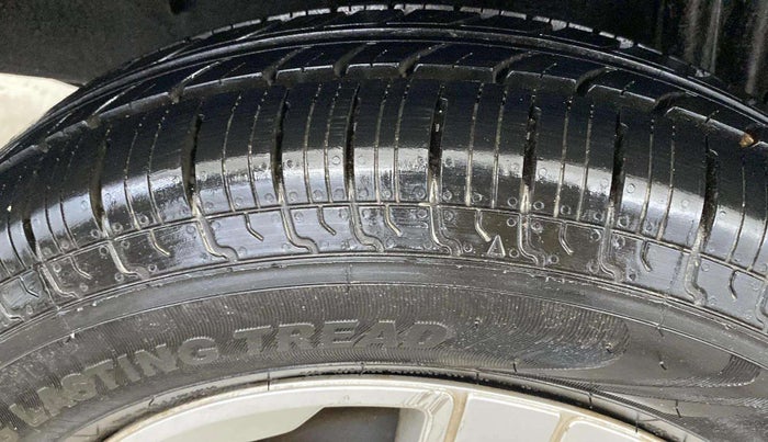 2019 Renault TRIBER RXZ, Petrol, Manual, 38,940 km, Left Front Tyre Tread