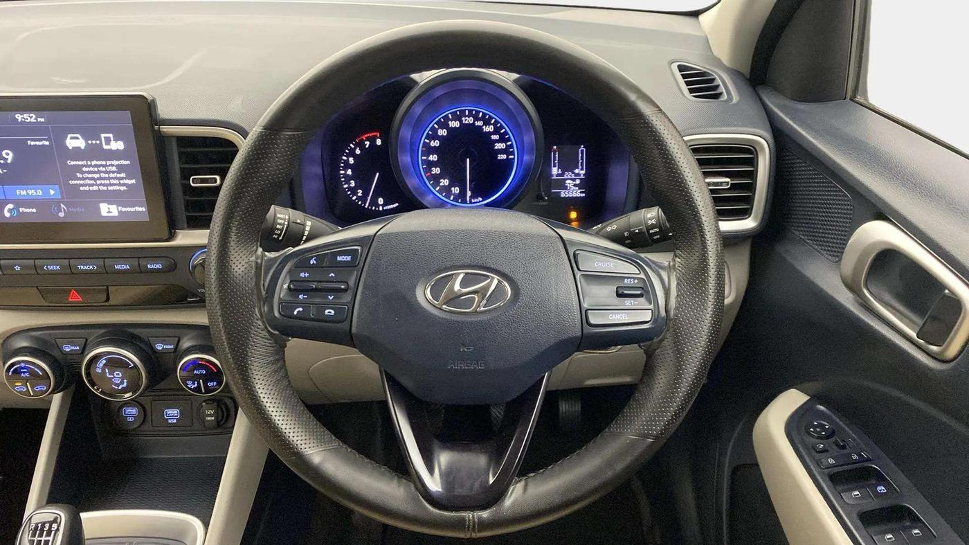 2020 Hyundai VENUE SX 1.0 TURBO DUAL TONE, Petrol, Manual, 65,657 km, Steering Wheel Close Up