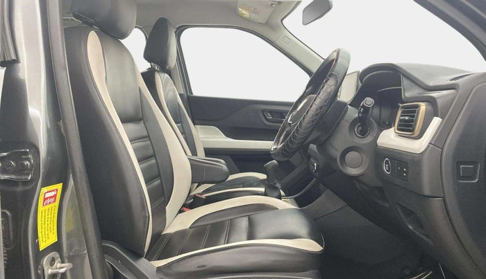 2024 Tata PUNCH ACCOMPLISHED MT CNG, CNG, Manual, 31,038 km, Right Side Front Door Cabin