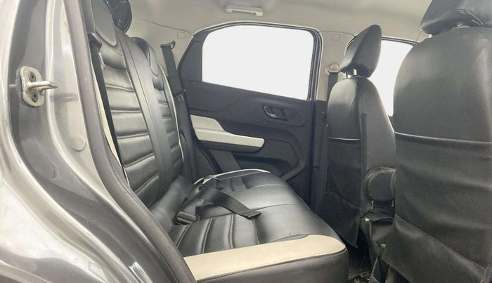 2024 Tata PUNCH ACCOMPLISHED MT CNG, CNG, Manual, 31,038 km, Right Side Rear Door Cabin