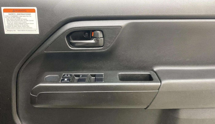 2021 Maruti New Wagon-R LXI CNG (O) 1.0, CNG, Manual, 43,239 km, Driver Side Door Panels Control