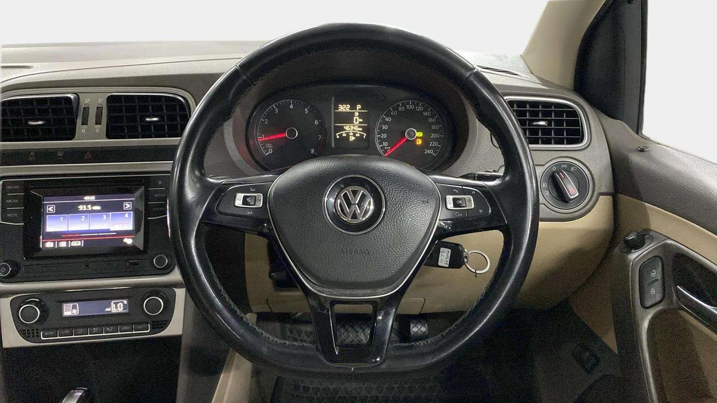 2016 Volkswagen Vento 1.2 TSI HIGHLINE PLUS AT, Petrol, Automatic, 46,398 km, Steering Wheel Close Up