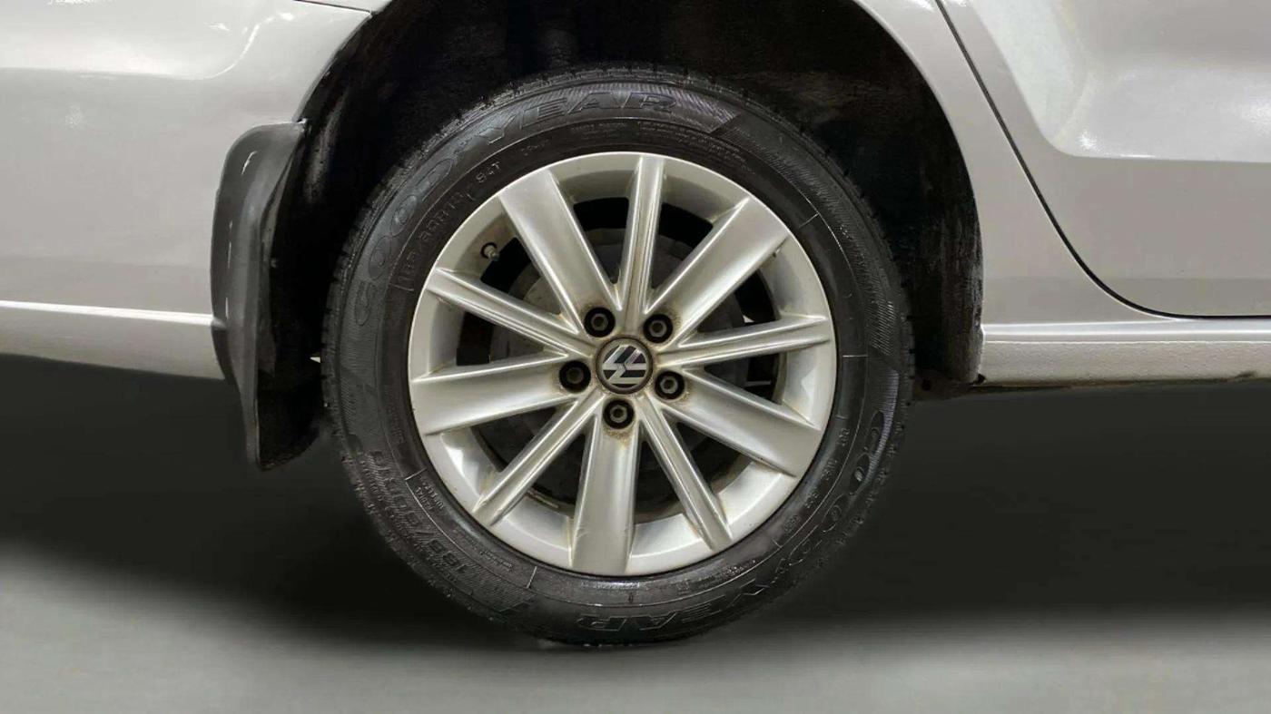 2016 Volkswagen Vento 1.2 TSI HIGHLINE PLUS AT, Petrol, Automatic, 46,398 km, Right Rear Wheel