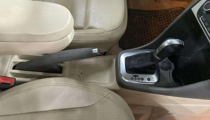2016 Volkswagen Vento 1.2 TSI HIGHLINE PLUS AT, Petrol, Automatic, 46,380 km, Gear Lever