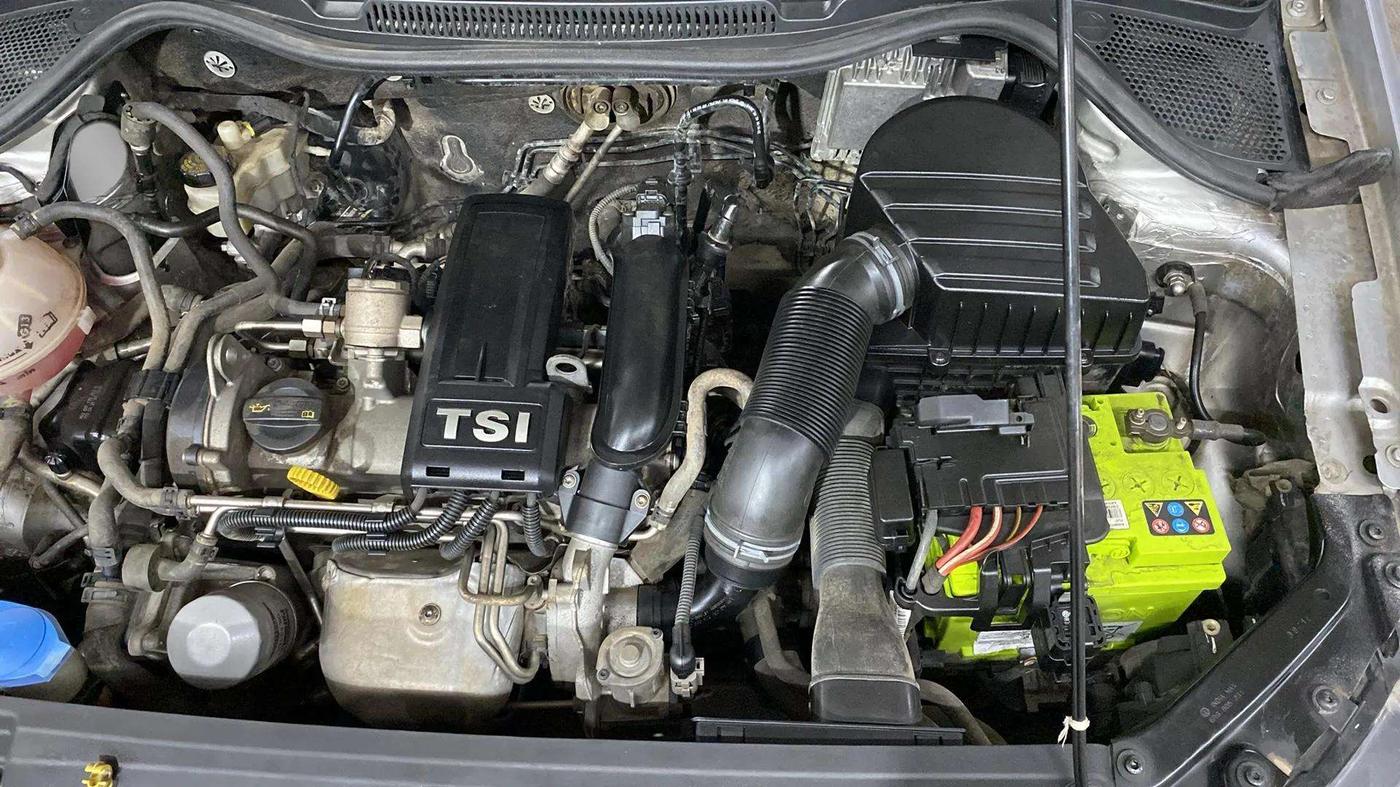 2016 Volkswagen Vento 1.2 TSI HIGHLINE PLUS AT, Petrol, Automatic, 46,398 km, Engine View - Left