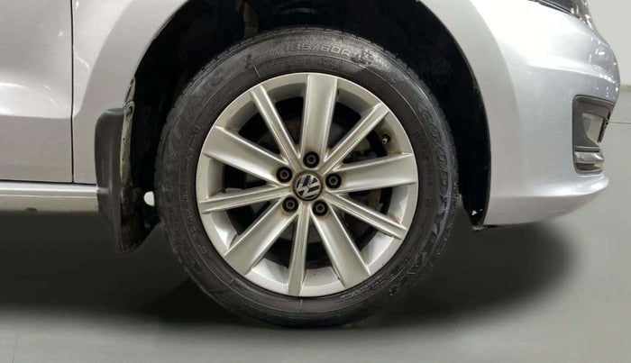 2016 Volkswagen Vento 1.2 TSI HIGHLINE PLUS AT, Petrol, Automatic, 46,380 km, Right Front Wheel