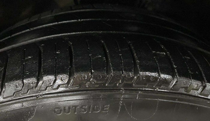 2016 Volkswagen Vento 1.2 TSI HIGHLINE PLUS AT, Petrol, Automatic, 46,380 km, Left Front Tyre Tread