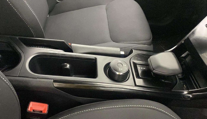 2024 Tata NEXON CREATIVE PLUS 1.2 REVOTRON 6 AMT, Petrol, Automatic, 4,038 km, Gear Lever