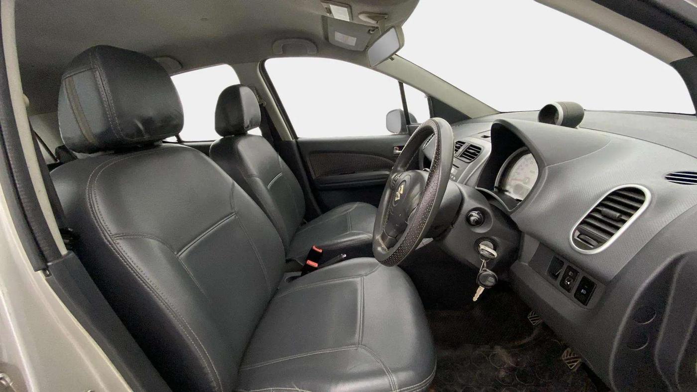 2014 Maruti Ritz ZXI, Petrol, Manual, 33,889 km, Right Side Front Door Cabin