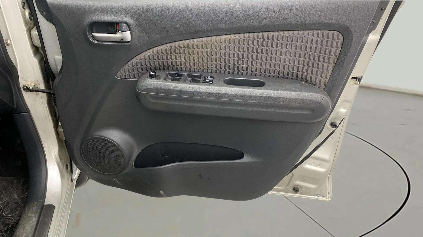2014 Maruti Ritz ZXI, Petrol, Manual, 33,889 km, Driver Side Door Panels Control