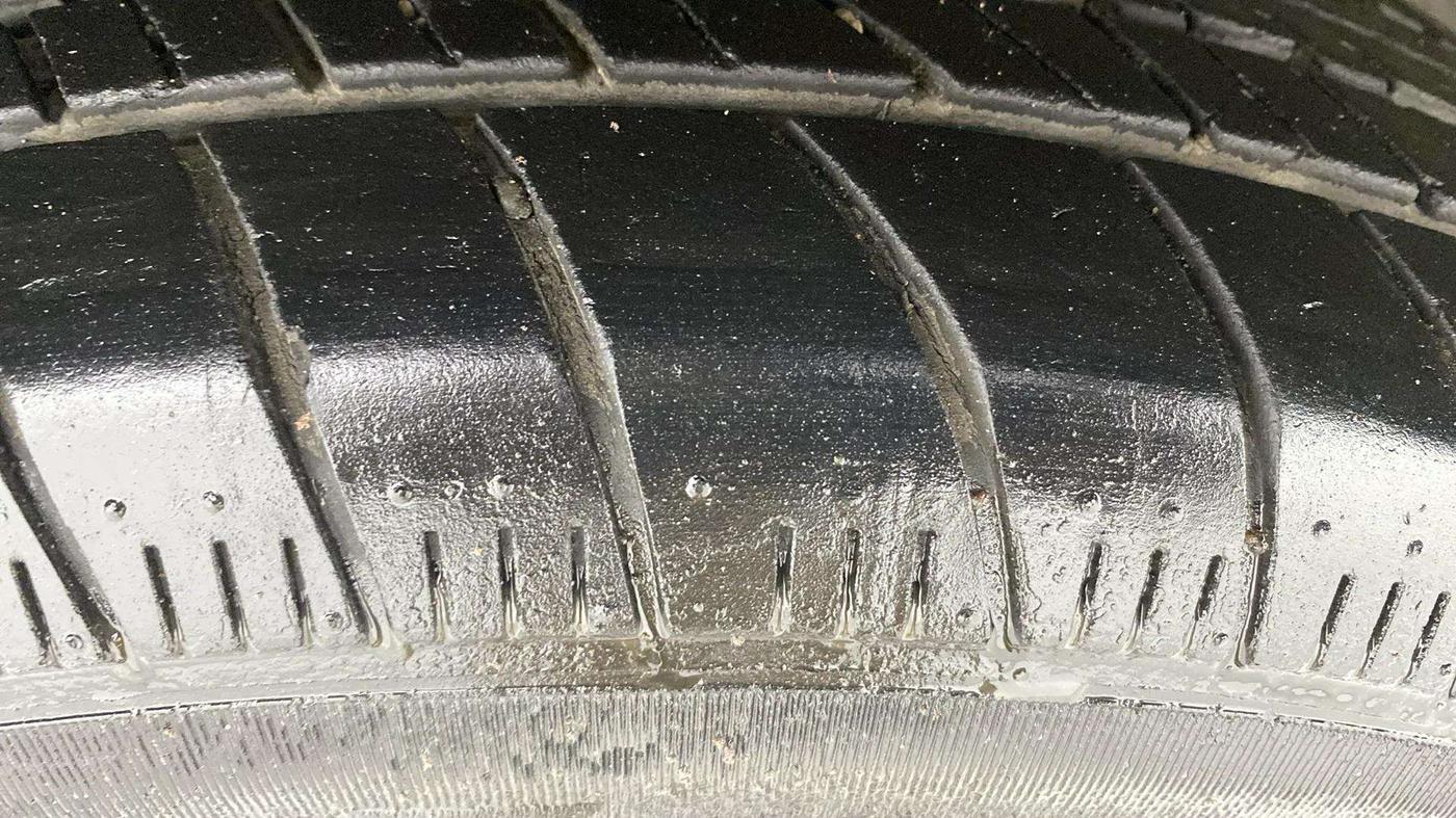 2014 Maruti Ritz ZXI, Petrol, Manual, 33,889 km, Right Rear Tyre Tread