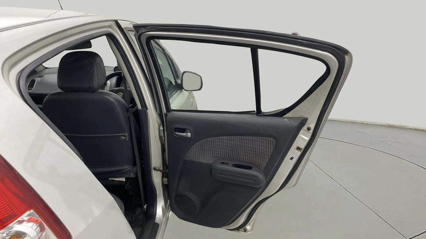 2014 Maruti Ritz ZXI, Petrol, Manual, 33,889 km, RHS Rear Door