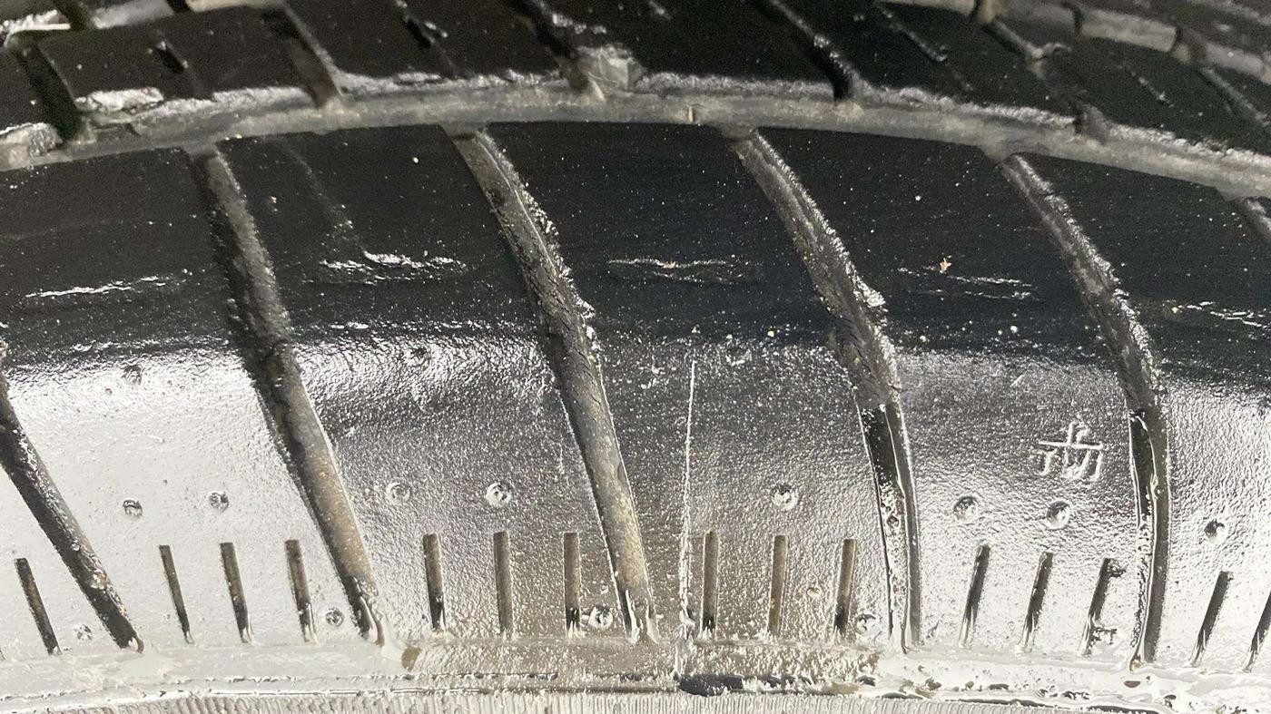 2014 Maruti Ritz ZXI, Petrol, Manual, 33,889 km, Left Rear Tyre Tread