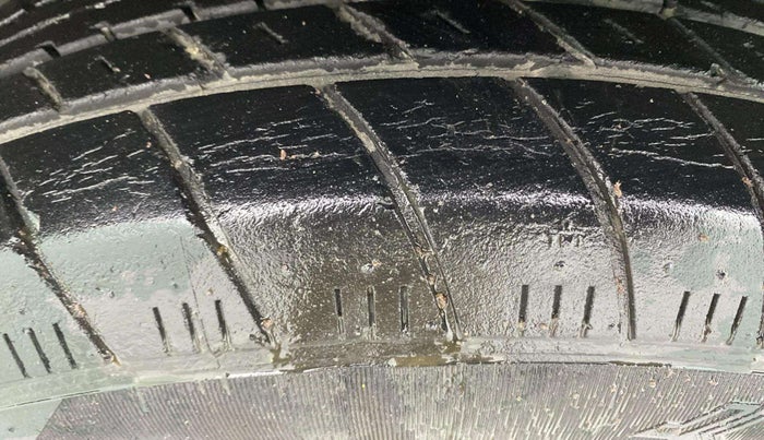 2014 Maruti Ritz ZXI, Petrol, Manual, 33,689 km, Left Front Tyre Tread