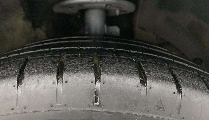 2015 Maruti Baleno ALPHA DIESEL 1.3, Diesel, Manual, 81,400 km, Right Front Tyre Tread