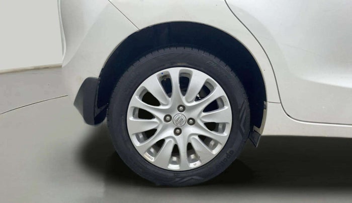 2015 Maruti Baleno ALPHA DIESEL 1.3, Diesel, Manual, 81,400 km, Right Rear Wheel