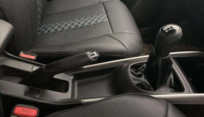 2015 Maruti Baleno ALPHA DIESEL 1.3, Diesel, Manual, 81,400 km, Gear Lever