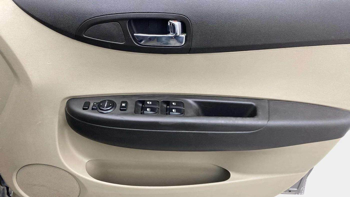 2013 Hyundai i20 MAGNA (O) 1.2, Petrol, Manual, 59,152 km, Driver Side Door Panels Control