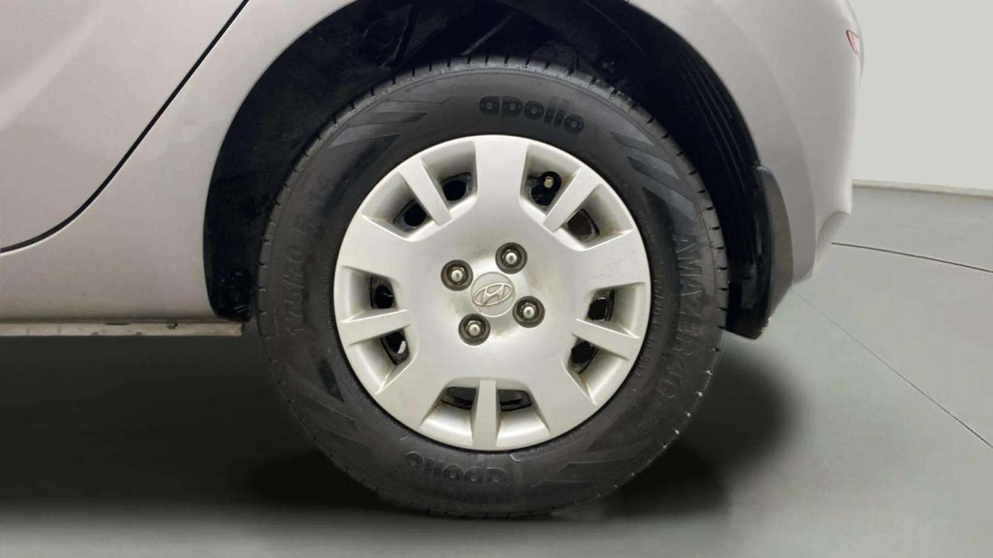 2013 Hyundai i20 MAGNA (O) 1.2, Petrol, Manual, 59,152 km, Left Rear Wheel
