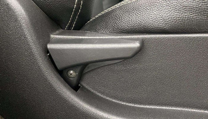 2019 Tata NEXON XM PETROL, Petrol, Manual, 43,818 km, Driver Side Adjustment Panel