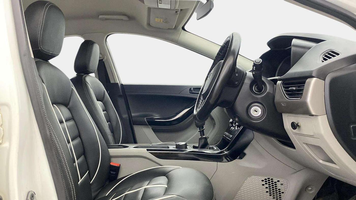2019 Tata NEXON XM PETROL, Petrol, Manual, 43,911 km, Right Side Front Door Cabin