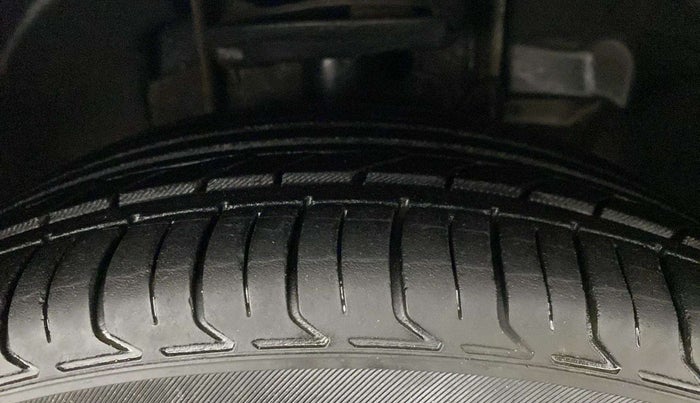 2018 Tata TIGOR XZ (O) PETROL, Petrol, Manual, 64,974 km, Right Front Tyre Tread