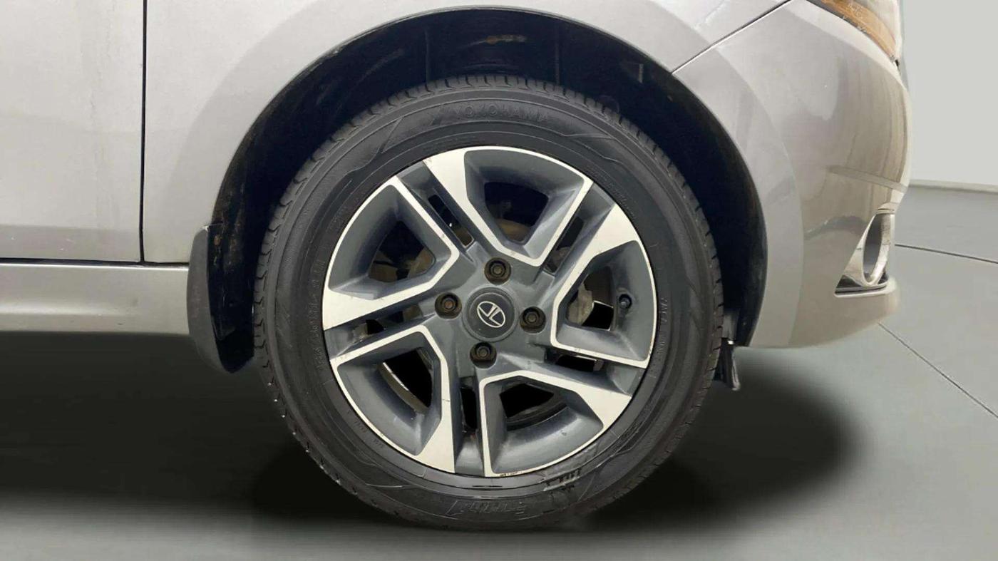 2018 Tata TIGOR XZ (O) PETROL, Petrol, Manual, 64,974 km, Right Front Wheel