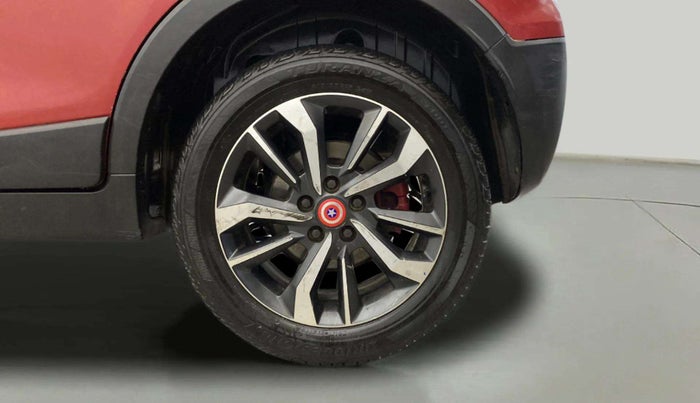 2019 Mahindra XUV300 W8(O) 1.2 PETROL DUAL TONE, Petrol, Manual, 95,656 km, Left Rear Wheel