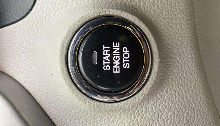 2019 Mahindra XUV300 W8(O) 1.2 PETROL DUAL TONE, Petrol, Manual, 95,656 km, Keyless Start/ Stop Button