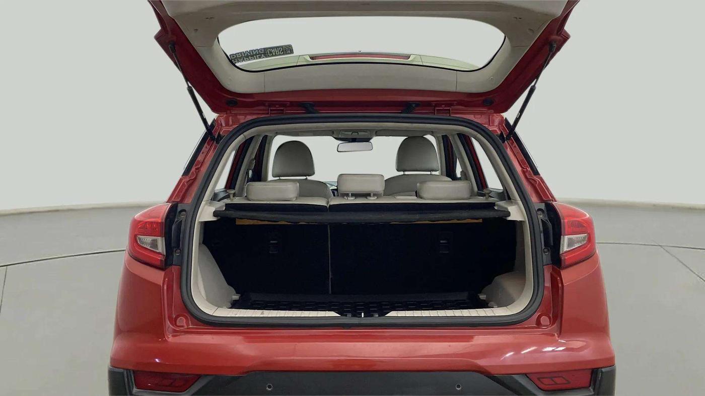 2019 Mahindra XUV300 W8(O) 1.2 PETROL DUAL TONE, Petrol, Manual, 95,774 km, Boot Open Zoomed View