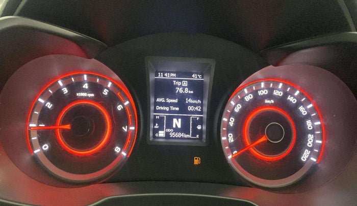 2019 Mahindra XUV300 W8(O) 1.2 PETROL DUAL TONE, Petrol, Manual, 95,656 km, Odometer Image
