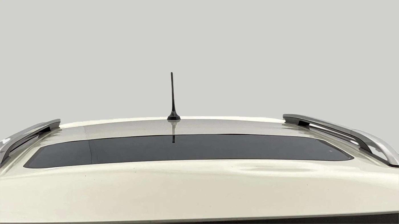 2019 Mahindra XUV300 W8(O) 1.2 PETROL DUAL TONE, Petrol, Manual, 95,774 km, Moonroof/ Sunroof